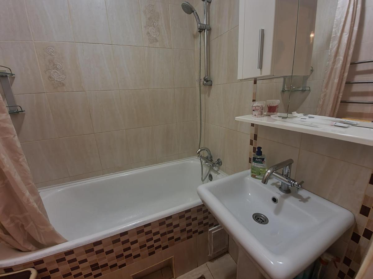2-Х Комнатная Квартира Посуточно Shymkent Exterior foto